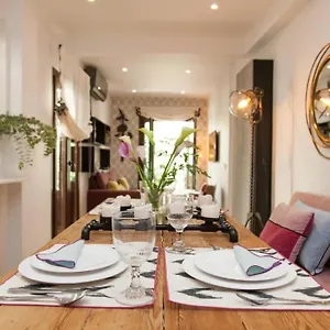 Modern & Apartment. Old Town. Private Parking Apartamento